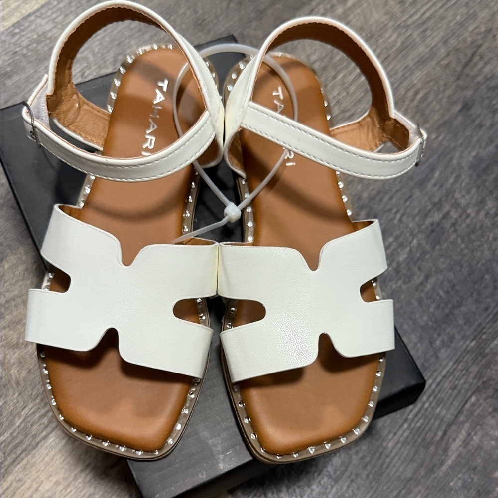 Tahari White Kids Sandals
